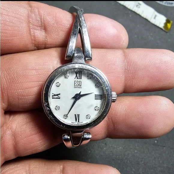 ESQ Swiss Ladies Quartz Watch Mother Of Pearl Dial Silver Tone Working WR 3ATM - Picture 1 of 9